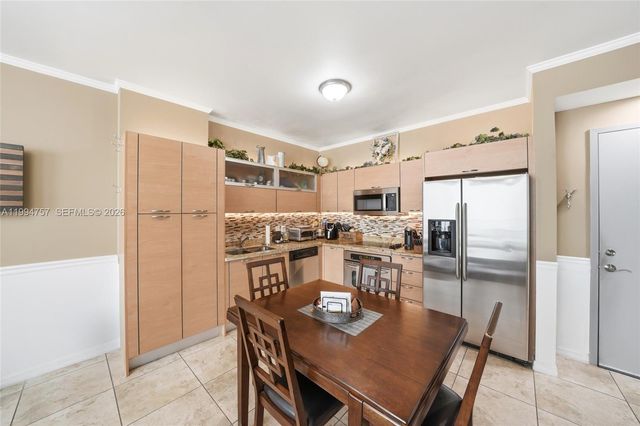 3180 SW 22nd Ter 804, Miami, FL 33145