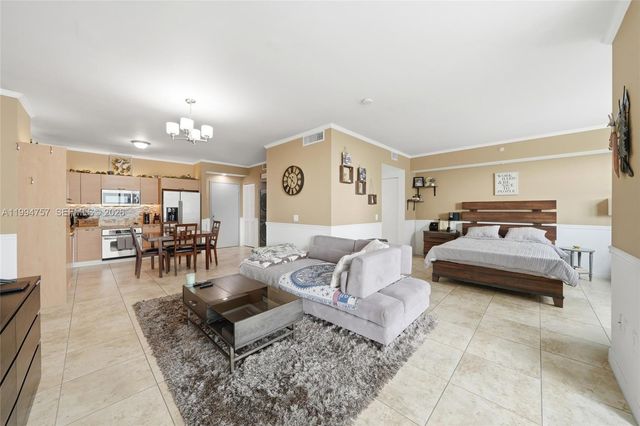 3180 SW 22nd Ter 804, Miami, FL 33145