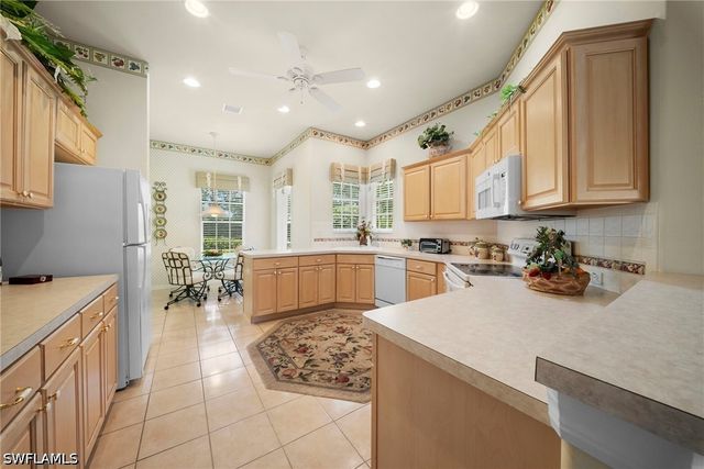487 Preswick LN, Naples, FL 34120