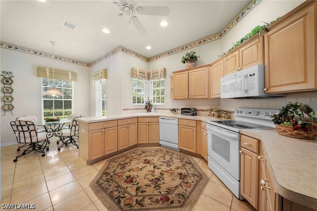 487 Preswick LN, Naples, FL 34120