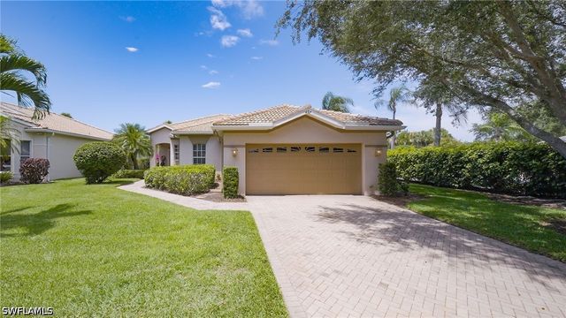 487 Preswick LN, Naples, FL 34120