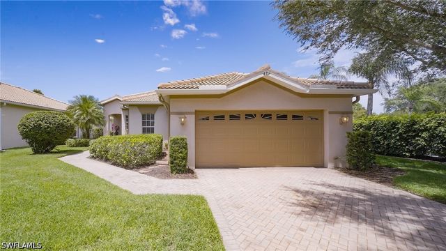 487 Preswick LN, Naples, FL 34120