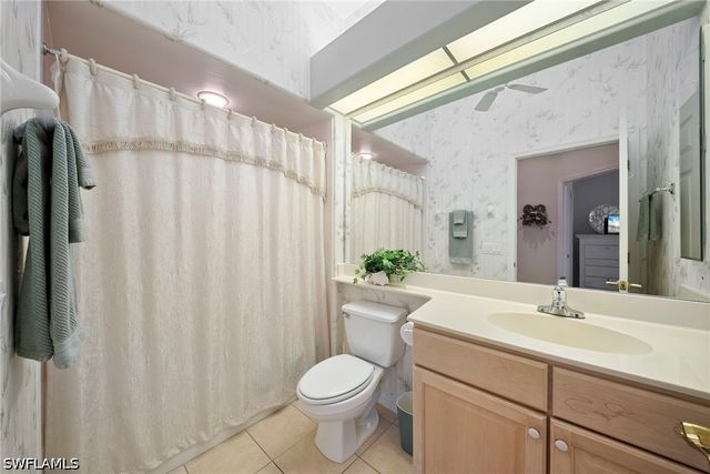 487 Preswick LN, Naples, FL 34120
