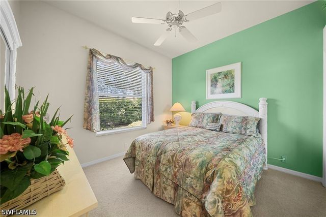 487 Preswick LN, Naples, FL 34120