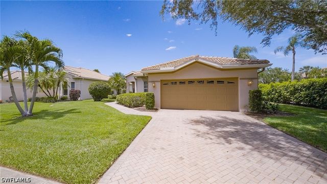487 Preswick LN, Naples, FL 34120