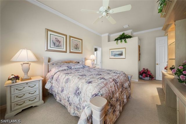 487 Preswick LN, Naples, FL 34120