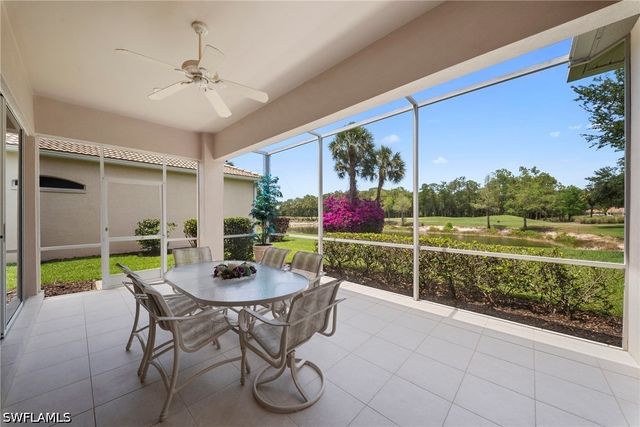 487 Preswick LN, Naples, FL 34120