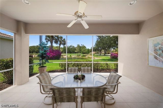 487 Preswick LN, Naples, FL 34120