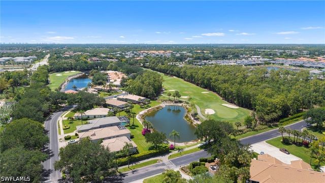 487 Preswick LN, Naples, FL 34120