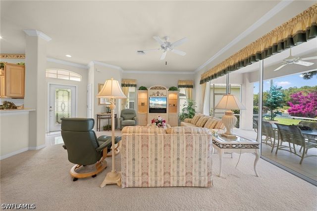 487 Preswick LN, Naples, FL 34120