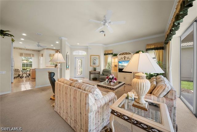 487 Preswick LN, Naples, FL 34120