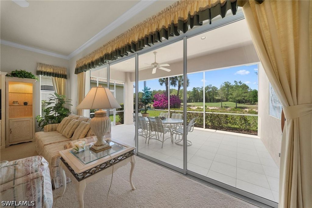 487 Preswick LN, Naples, FL 34120