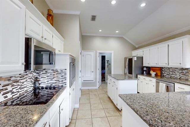 432 Shelby Drive, Burleson, TX 76028