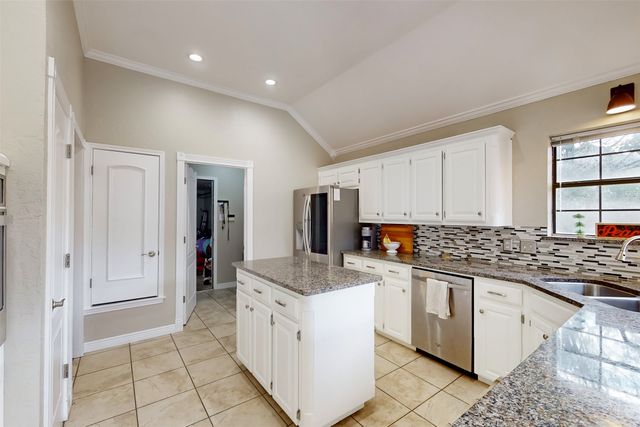 432 Shelby Drive, Burleson, TX 76028