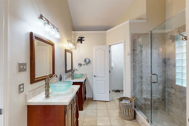 432 Shelby Drive, Burleson, TX 76028