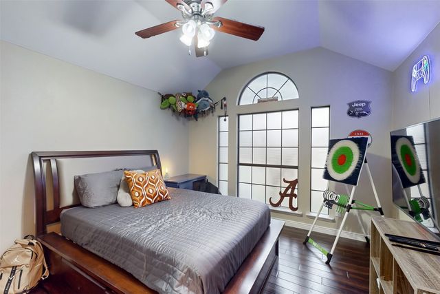 432 Shelby Drive, Burleson, TX 76028