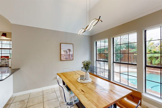 432 Shelby Drive, Burleson, TX 76028