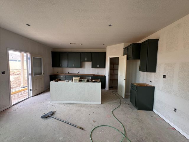 301 Willow Heights DR, Hutto, TX 78634