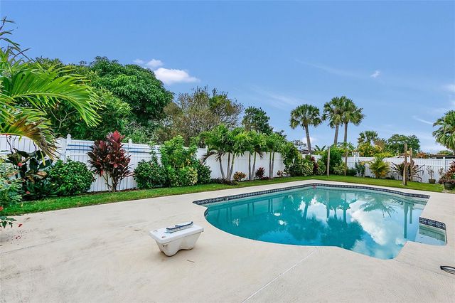 150 PEPPERTREE DRIVE, Orlando, FL 32825