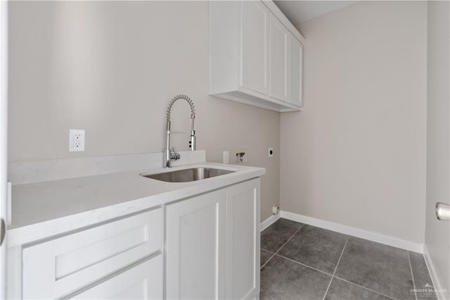 2100 Blue Sky Drive, Weslaco, TX 78599