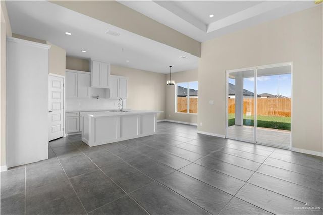 2100 Blue Sky Drive, Weslaco, TX 78599