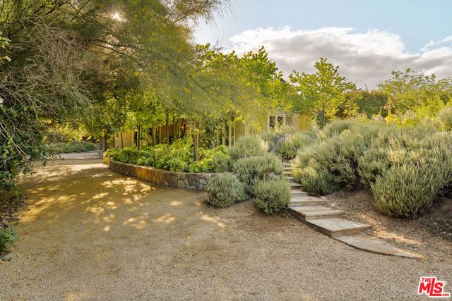 813 Country Club Drive, Ojai, CA 93023