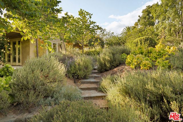 813 Country Club Drive, Ojai, CA 93023