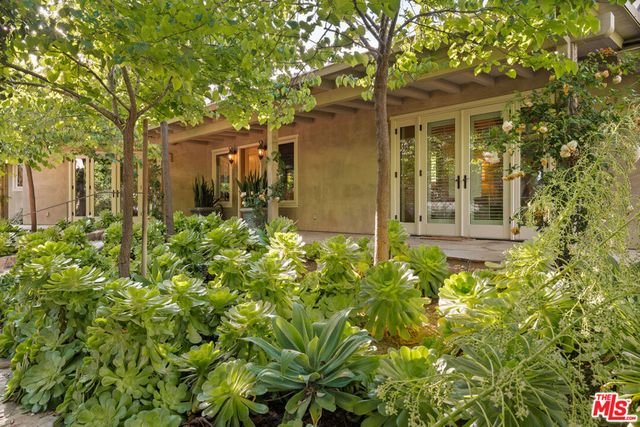 813 Country Club Drive, Ojai, CA 93023
