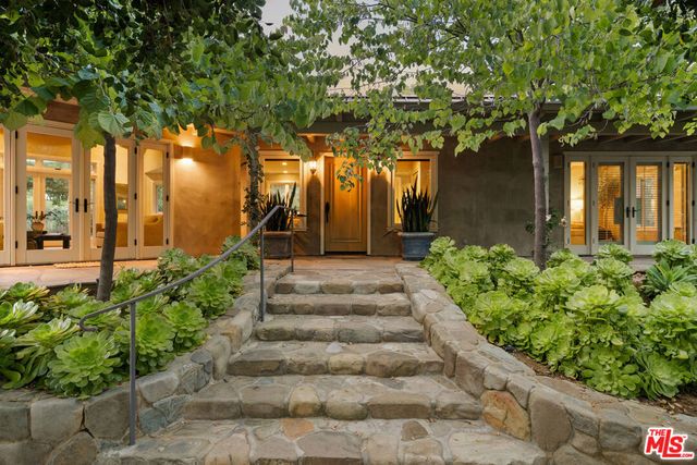 813 Country Club Drive, Ojai, CA 93023