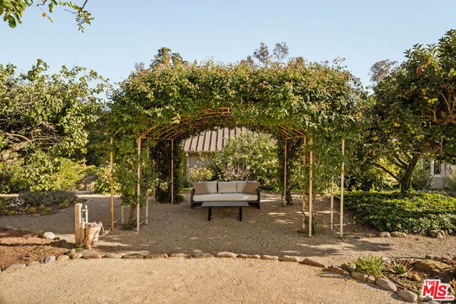 813 Country Club Drive, Ojai, CA 93023
