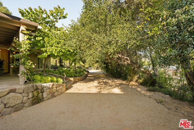 813 Country Club Drive, Ojai, CA 93023