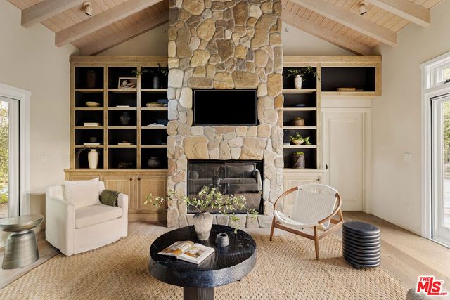 813 Country Club Drive, Ojai, CA 93023