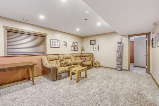 1405 Overlook Court, Elko New Market, MN 55054