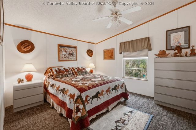 2435 US Route 60, Hurricane, WV 25526