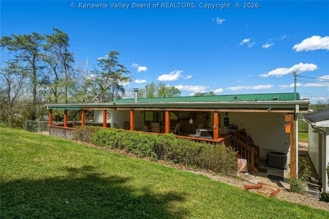 2435 US Route 60, Hurricane, WV 25526