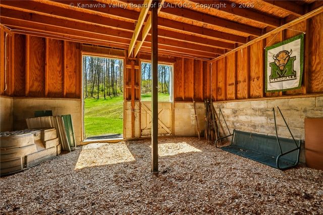 2435 US Route 60, Hurricane, WV 25526