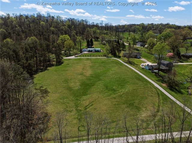 2435 US Route 60, Hurricane, WV 25526