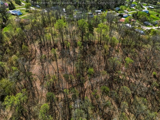 2435 US Route 60, Hurricane, WV 25526
