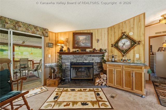 2435 US Route 60, Hurricane, WV 25526