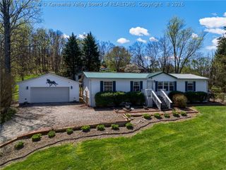 2435 US Route 60, Hurricane, WV 25526