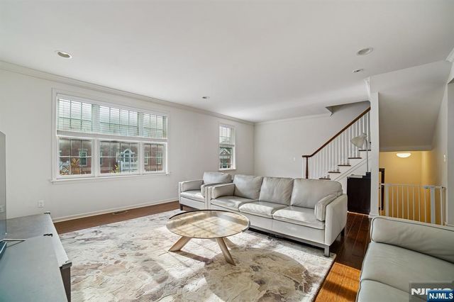 54 Carillon Circle, Livingston, NJ 07039