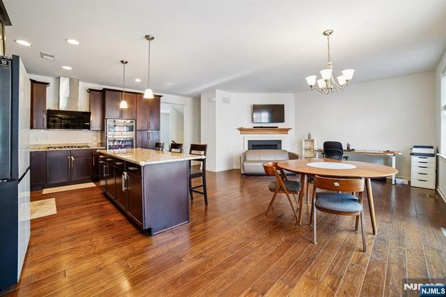 54 Carillon Circle, Livingston, NJ 07039