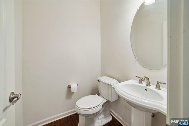 54 Carillon Circle, Livingston, NJ 07039