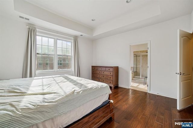 54 Carillon Circle, Livingston, NJ 07039