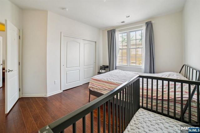 54 Carillon Circle, Livingston, NJ 07039