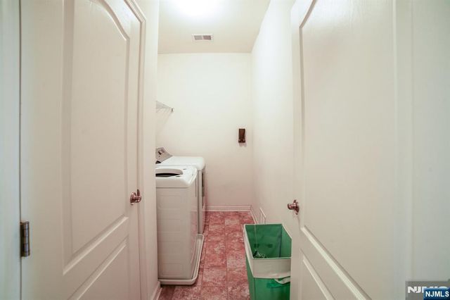 54 Carillon Circle, Livingston, NJ 07039