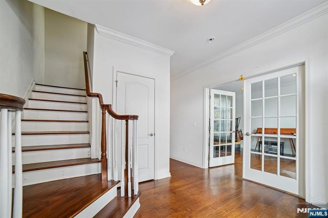 54 Carillon Circle, Livingston, NJ 07039