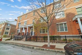 54 Carillon Circle, Livingston, NJ 07039