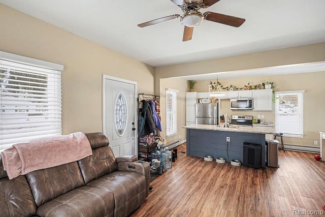 532 E Broad Street, Linden, MI 48451