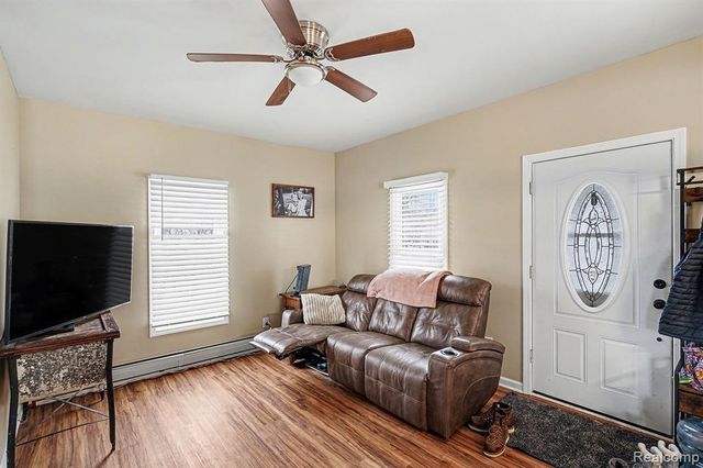 532 E Broad Street, Linden, MI 48451